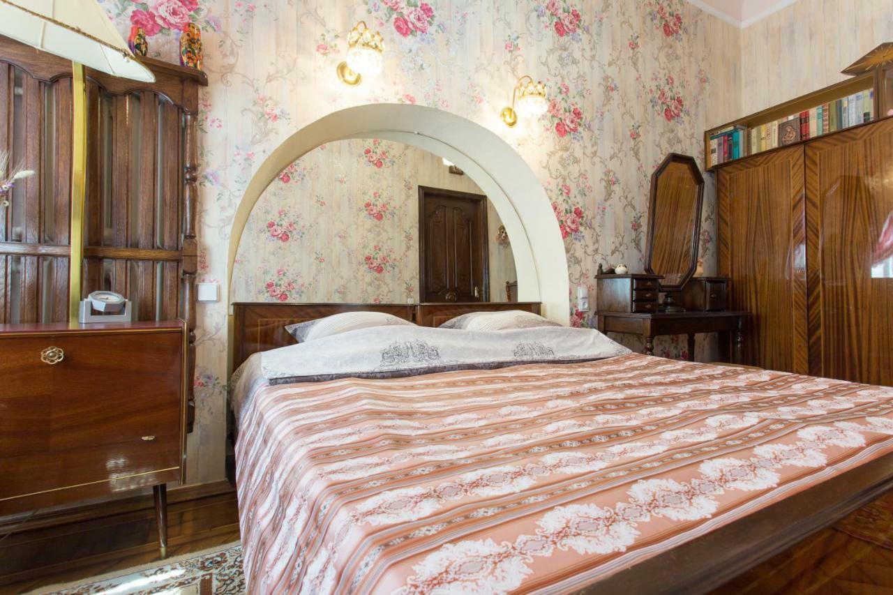 Apartment In The Center Of Kharkiv Exterior photo