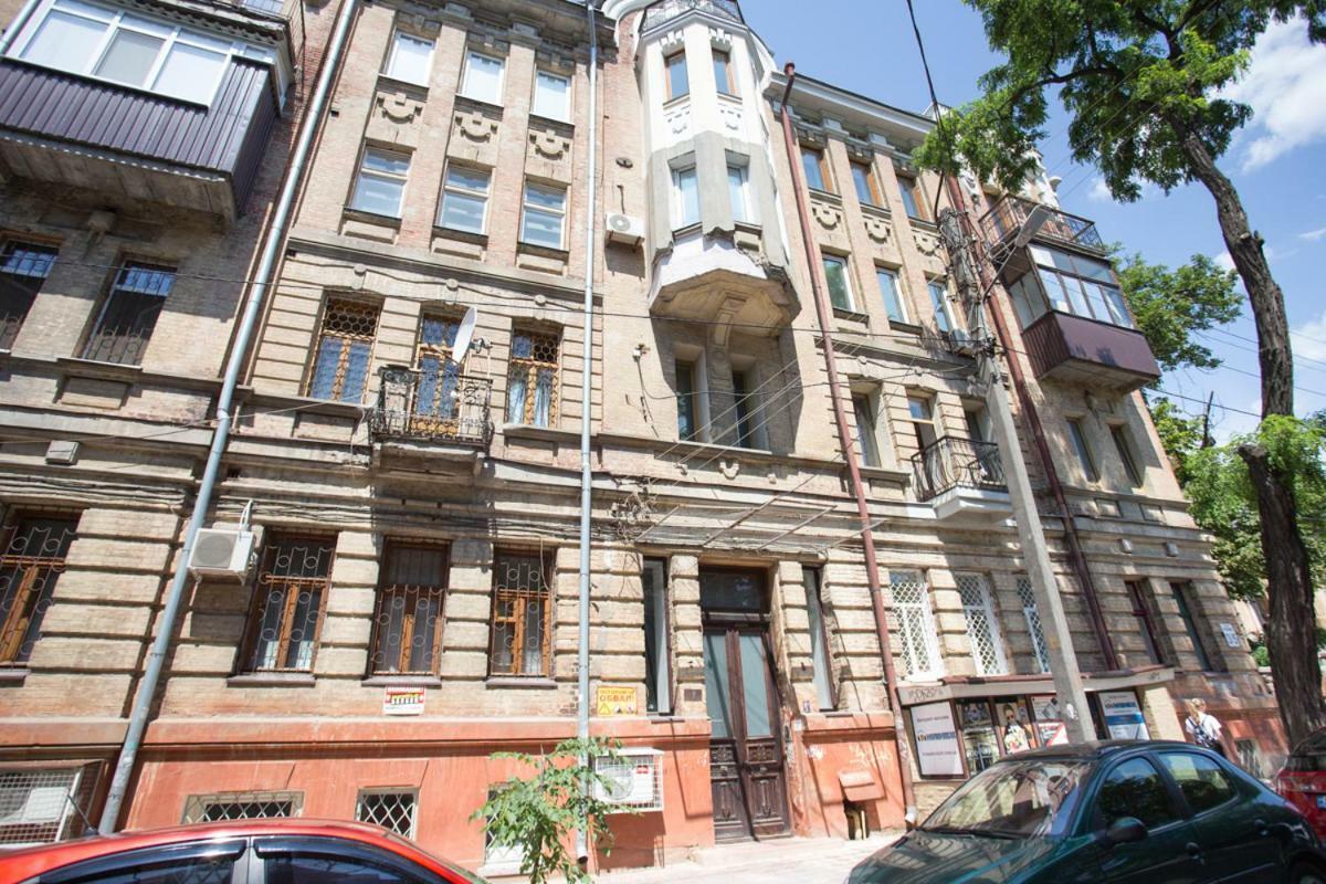 Apartment In The Center Of Kharkiv Exterior photo